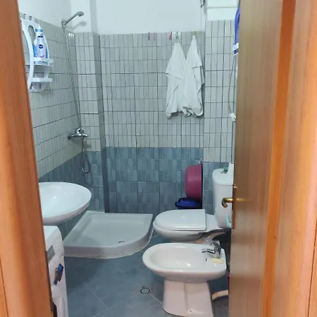 Lovely Apartamento Golem (Tirana)